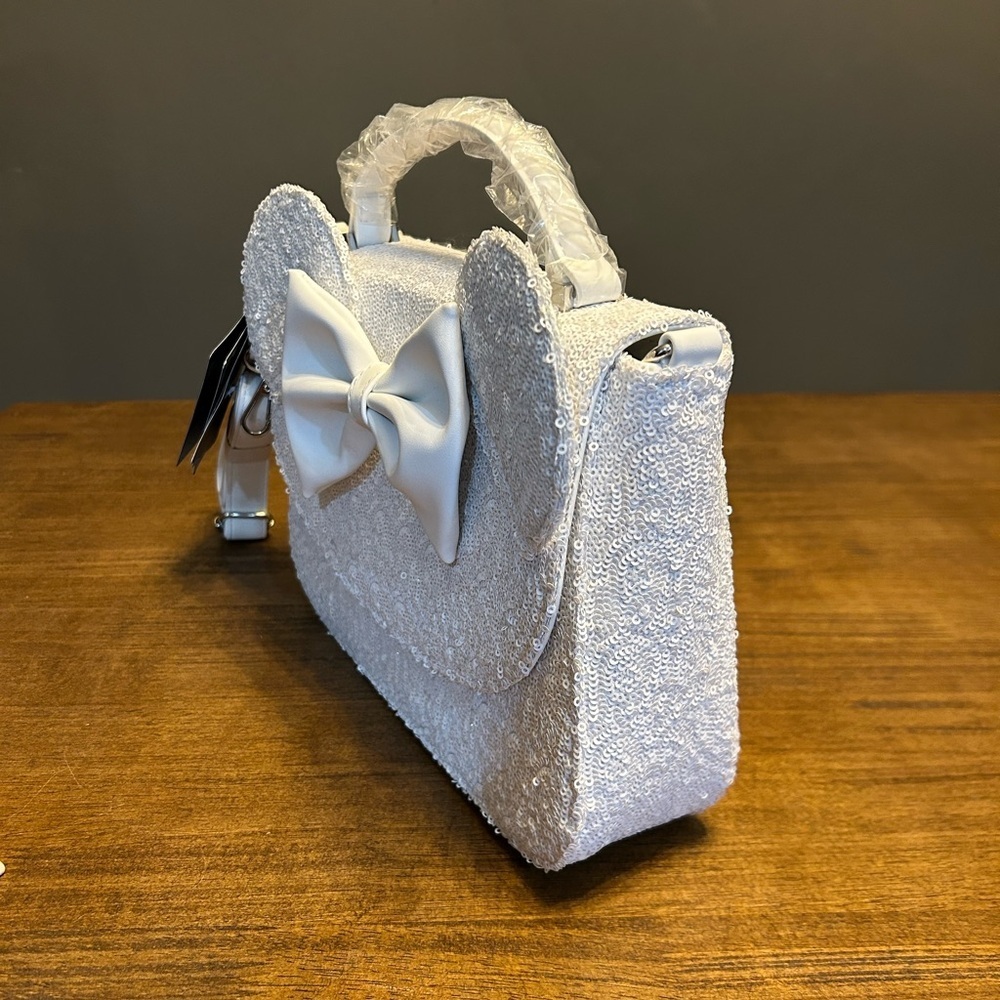 Loungefly Disney Minnie Mouse Sequin Wedding Bride Crossbody Purse Bag NWT - Picture 5 of 11